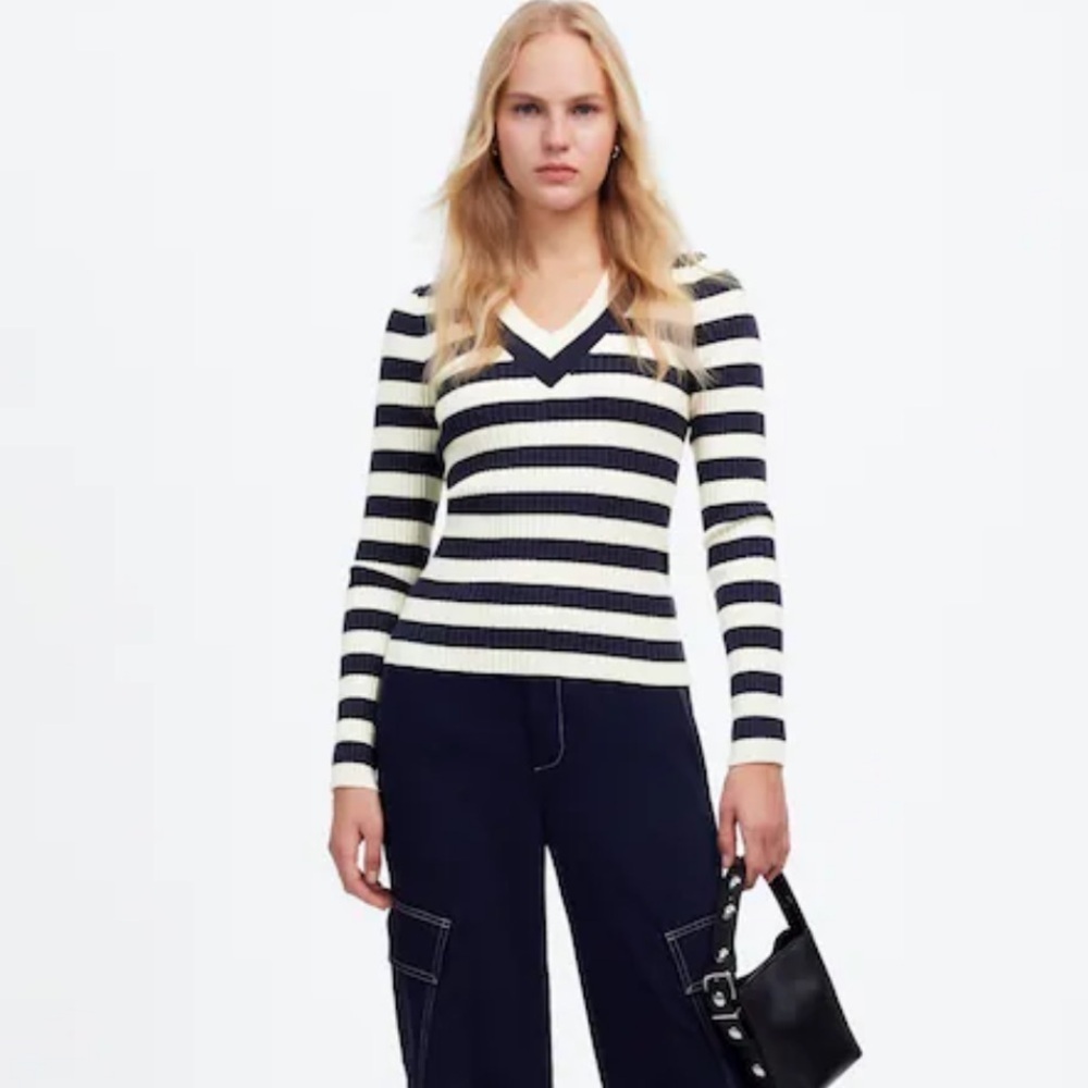 Madewell V-Neck Sweater in Stripe